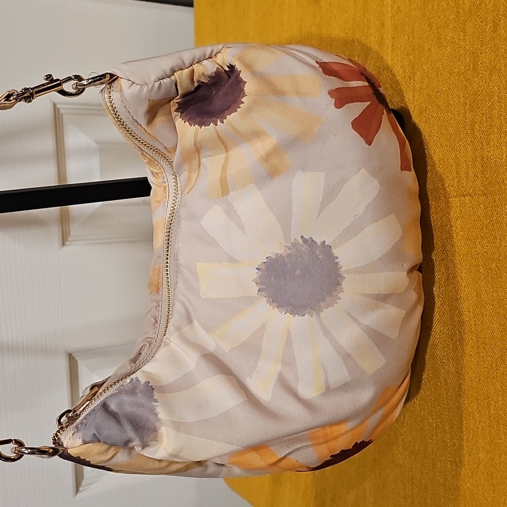 Vince Camuto Harlo Oversized Sunflowers Abstract Crossbody EUC - Picture 5 of 16